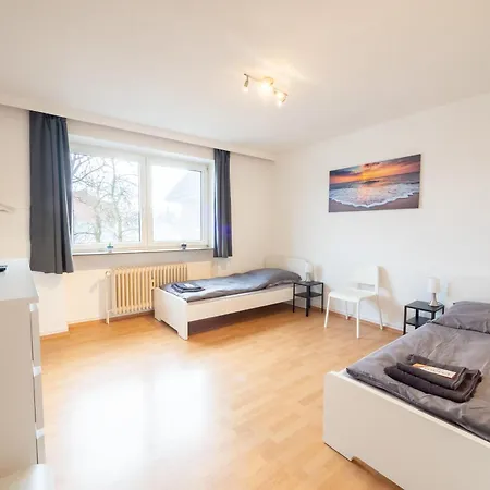 Апартаменты Monteurwohnung-fuer-6-personen-mit-wlan-kueche-tv-ahrensburg-naehe-hamburg-agge3501