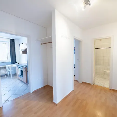 Monteurwohnung-fuer-6-personen-mit-wlan-kueche-tv-ahrensburg-naehe-hamburg-agge3501 * Аренсбург