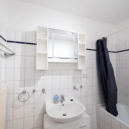 Monteurwohnung-fuer-6-personen-mit-wlan-kueche-tv-ahrensburg-naehe-hamburg-agge3501 Аренсбург